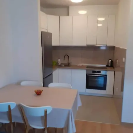 Paradiso Apartment *